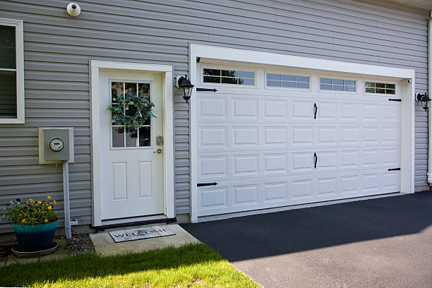 24/7 Emergency Garage Door Panel Replacement experts in Rockville, MD